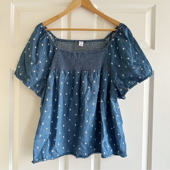 Old Navy Women's XXL Smocked Yoke Floral Embroidered Chambray Top Denim Boho - Picture 3 of 8